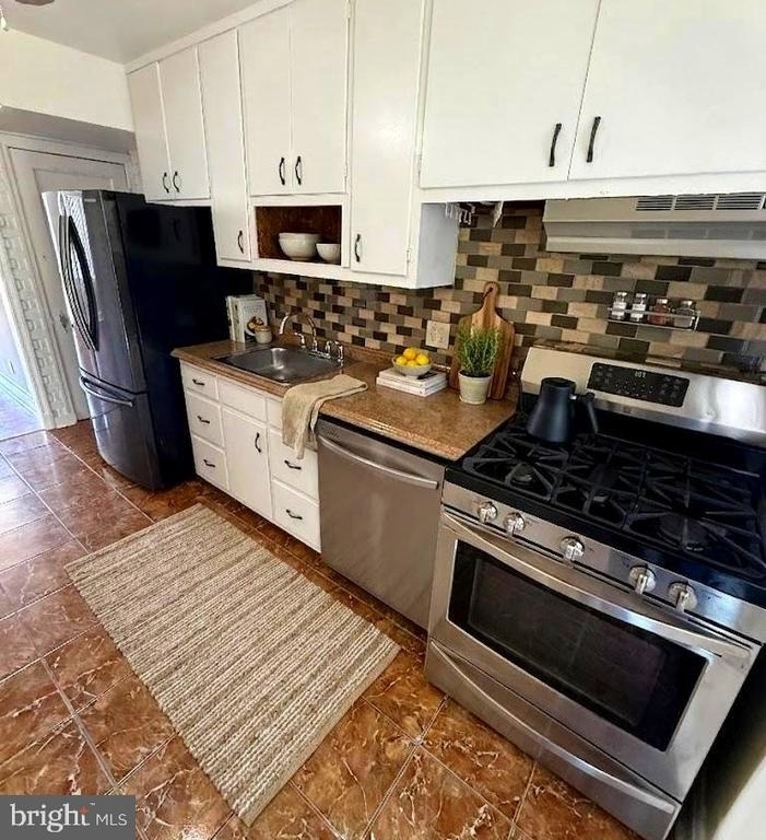 3158 Woodring Avenue - Photo 1