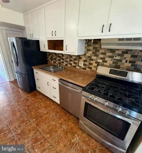 3158 Woodring Avenue - Photo 2