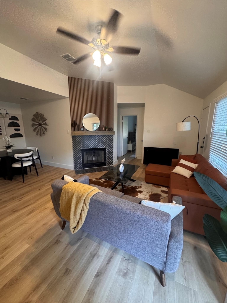 1906 Alex Ave - Photo 1