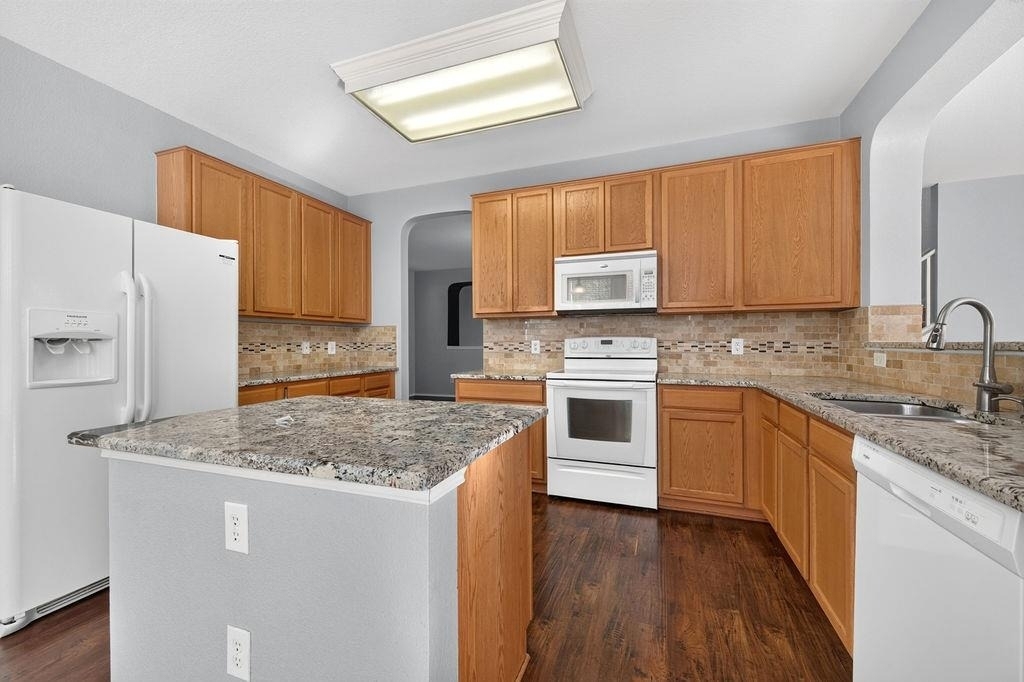 2200 Ezra Ct - Photo 8