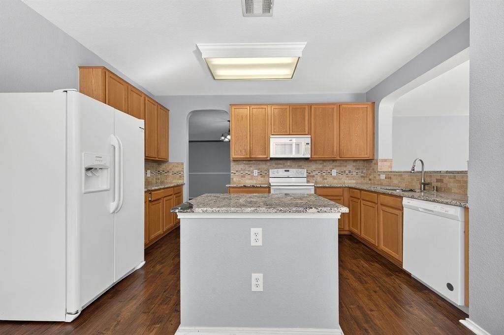 2200 Ezra Ct - Photo 7