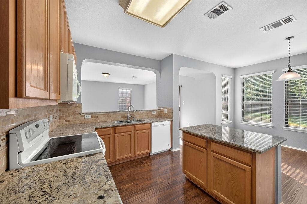 2200 Ezra Ct - Photo 9