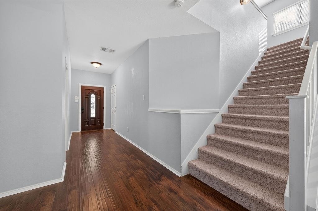 2200 Ezra Ct - Photo 5