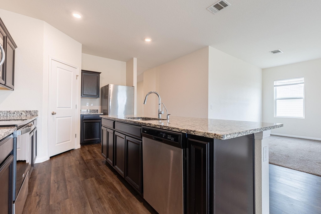 12601 Samuel Adams - Photo 16