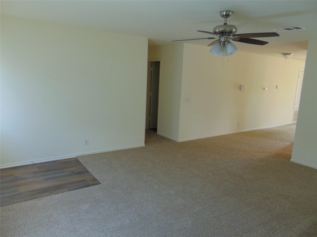 15209 Bullace St - Photo 6