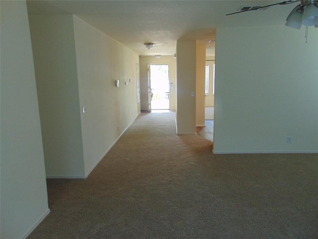 15209 Bullace St - Photo 4