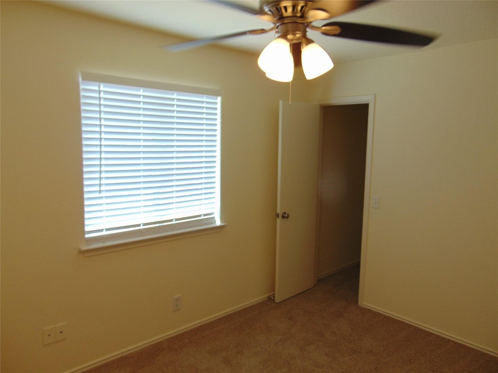 15209 Bullace St - Photo 9
