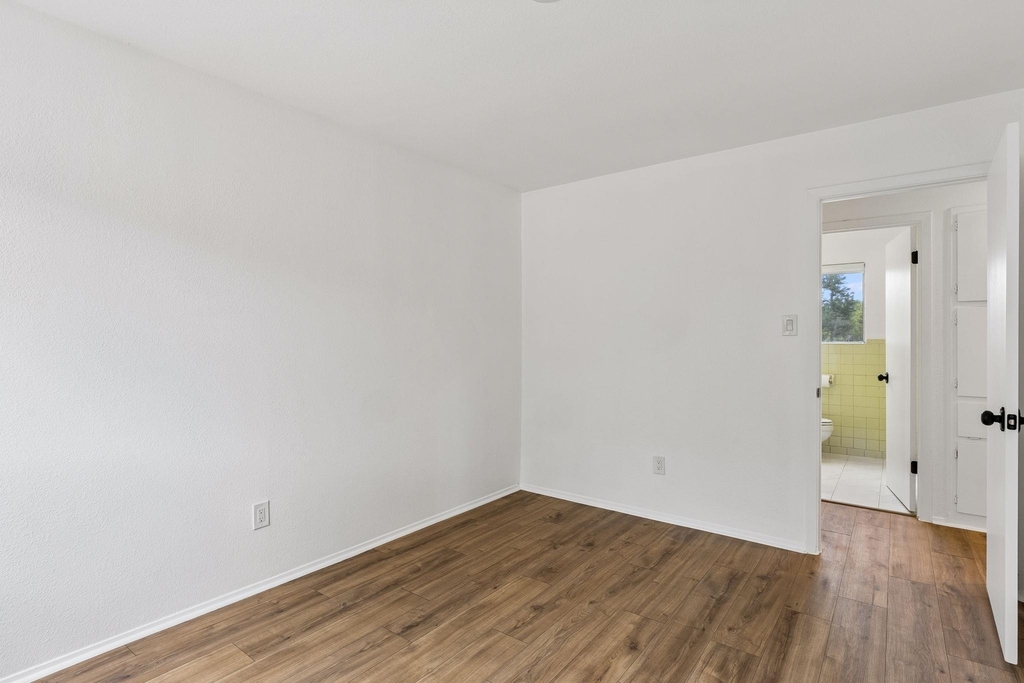 4303 Rimdale Dr - Photo 18