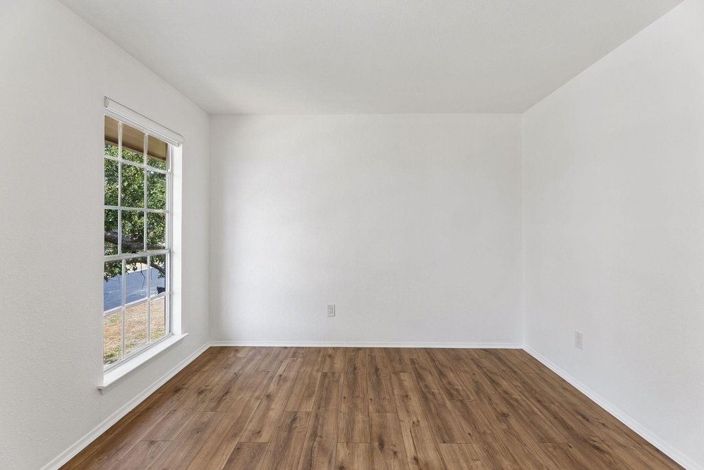 4303 Rimdale Dr - Photo 21
