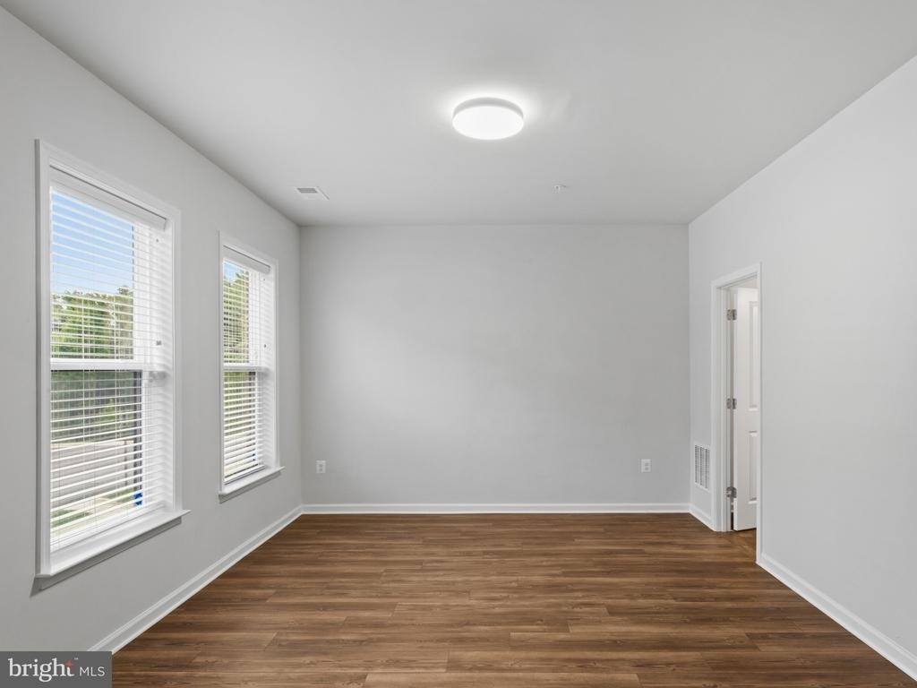 305 Backwater Way - Photo 2
