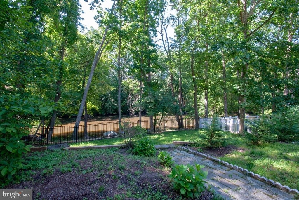 637 Whittier Parkway - Photo 17