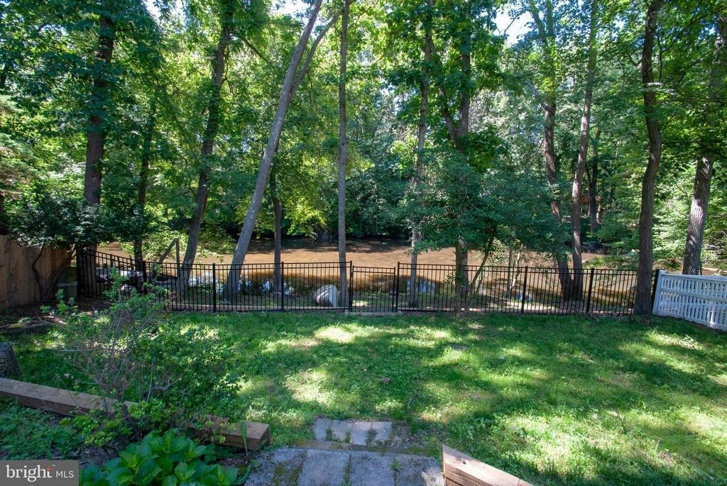 637 Whittier Parkway - Photo 18
