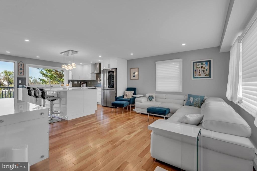 376 Alameda Parkway - Photo 2