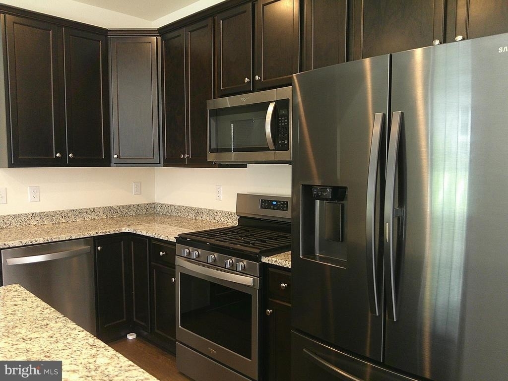 634 Mccomb Place - Photo 5