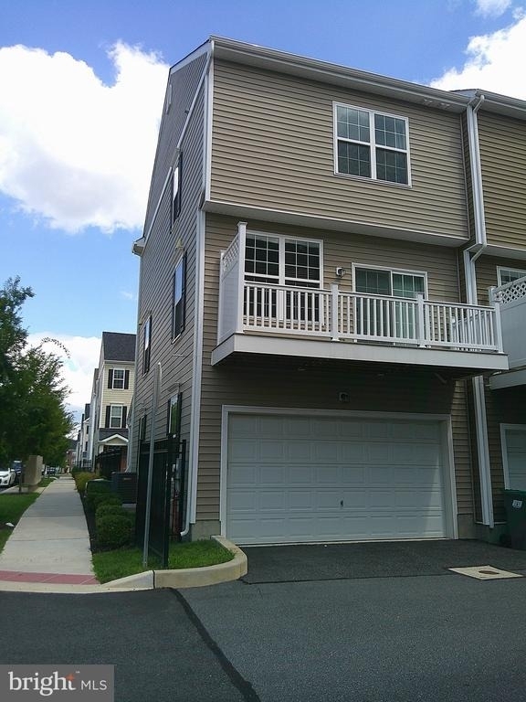 634 Mccomb Place - Photo 3