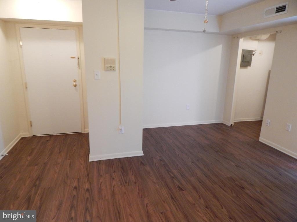 1 Essex Hall - Photo 12