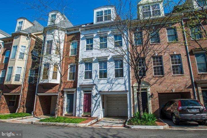 807 Capitol Square Place Sw - Photo 0