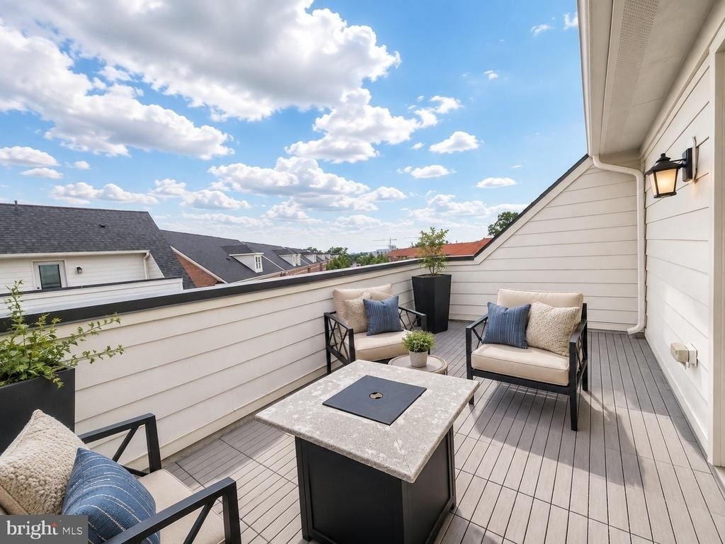 1011 Sycamore Drive Se - Photo 32
