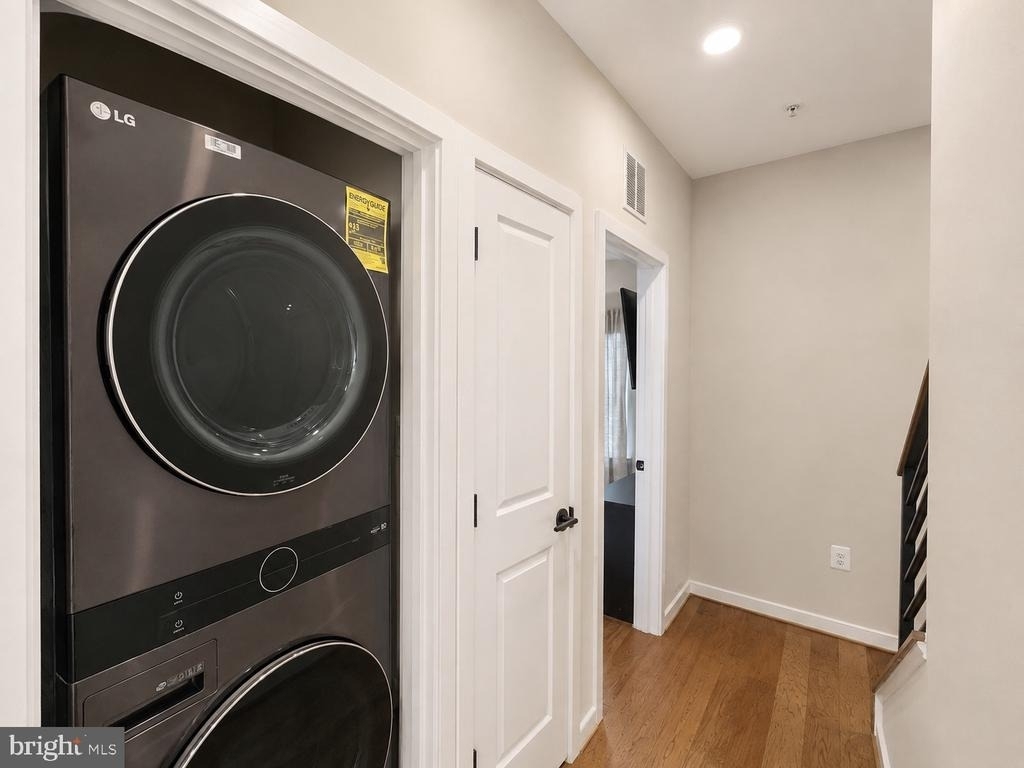 1011 Sycamore Drive Se - Photo 22