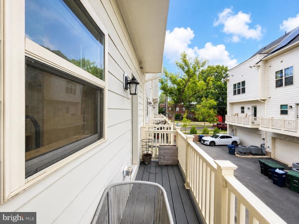 1011 Sycamore Drive Se - Photo 12