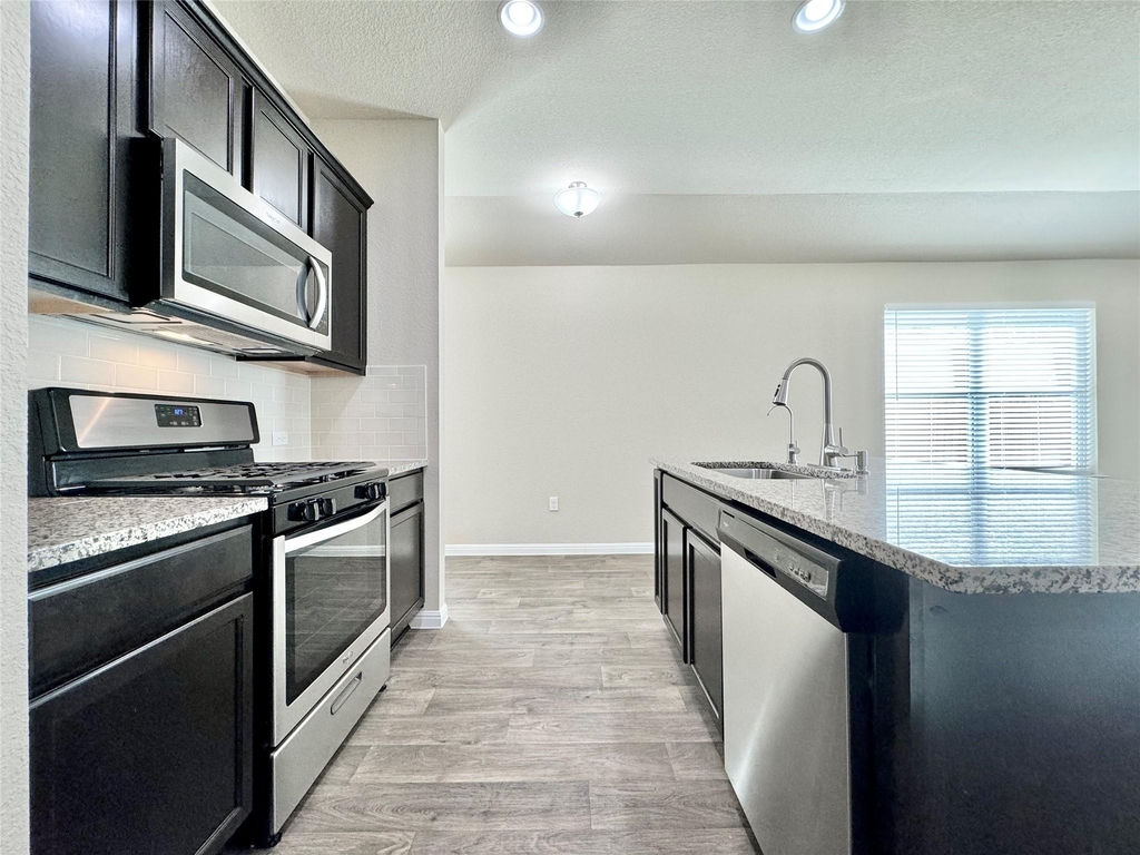 224 Yoakum St - Photo 9