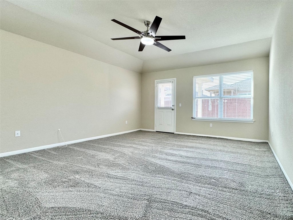 224 Yoakum St - Photo 17