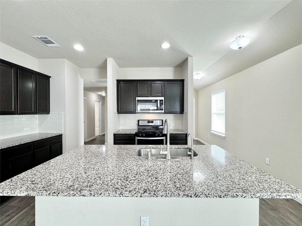 224 Yoakum St - Photo 6