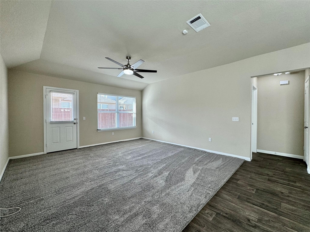 224 Yoakum St - Photo 11