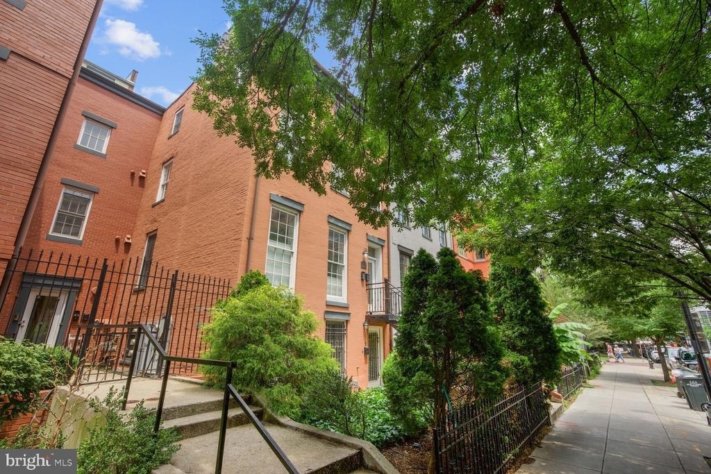 933 M Street Nw - Photo 1
