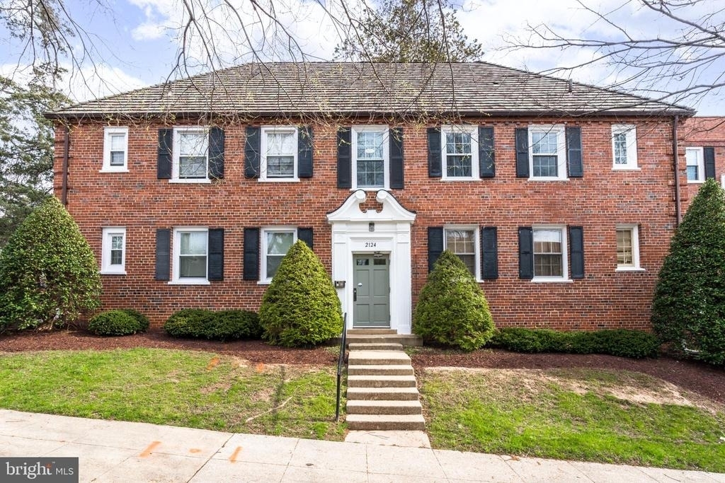 2124 Suitland Terrace Se - Photo 0