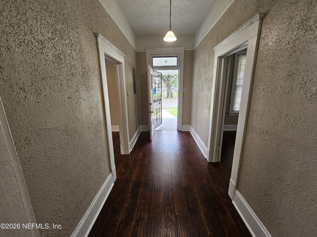 836 W 21st Street - Photo 12