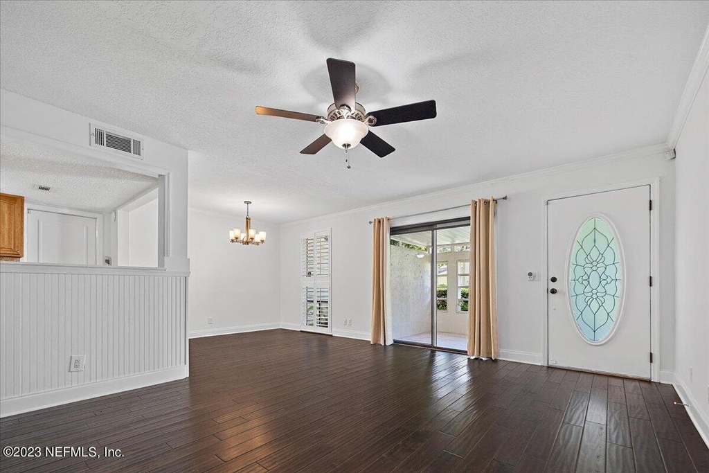 101 Villa Del Mar Drive - Photo 4
