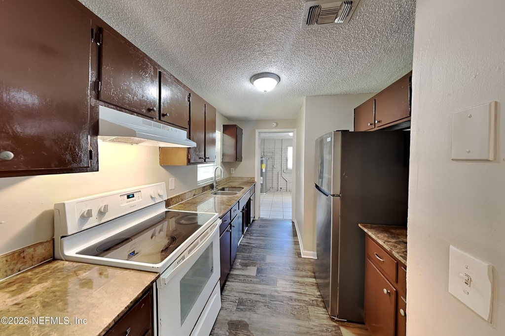 4888 Strato Road W - Photo 6