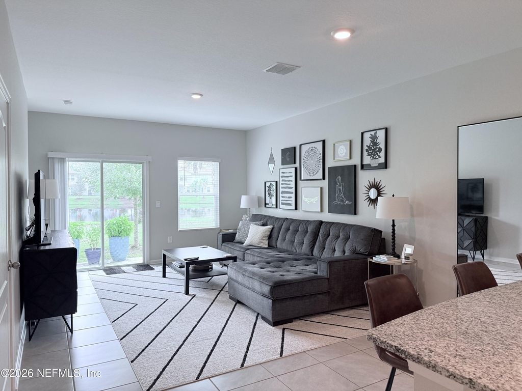 75 Pomona Way - Photo 2