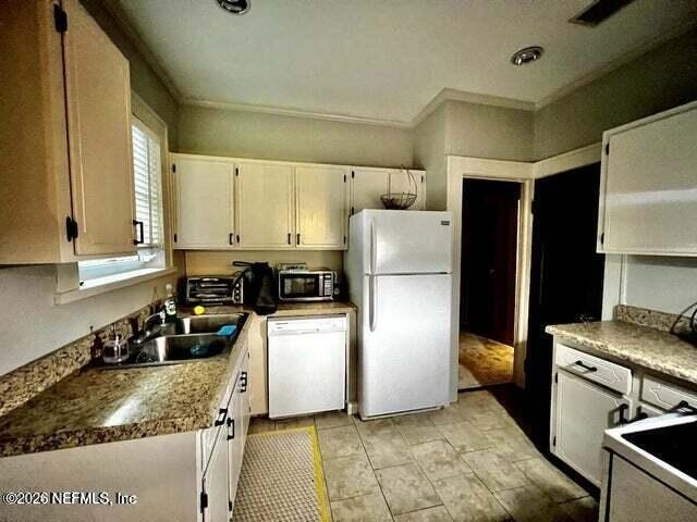 2730 Harvard Avenue - Photo 10