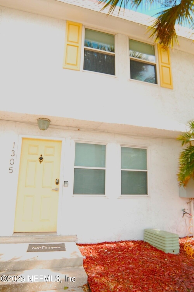 1305 2nd Street N - Photo 1