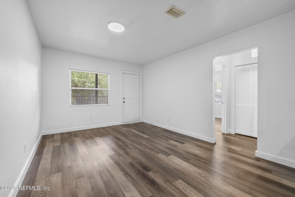 231 16th Street - Photo 1