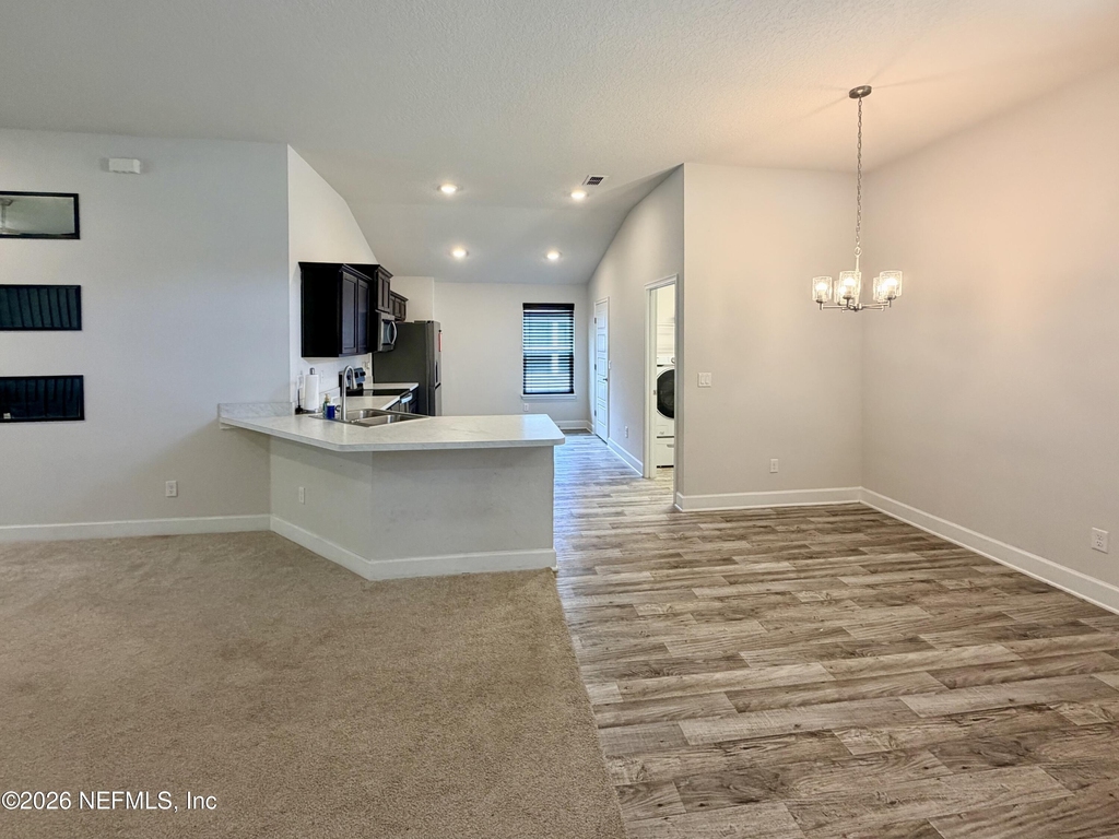 8124 Helmsley Boulevard - Photo 7