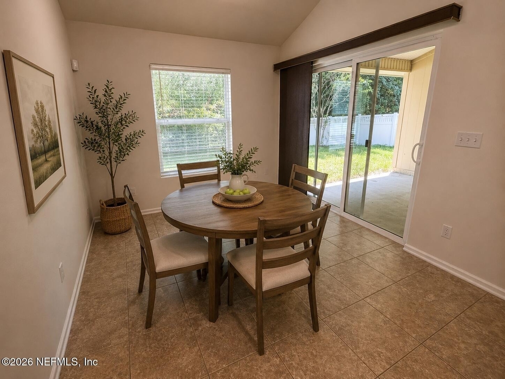 312 W Adelaide Drive - Photo 5