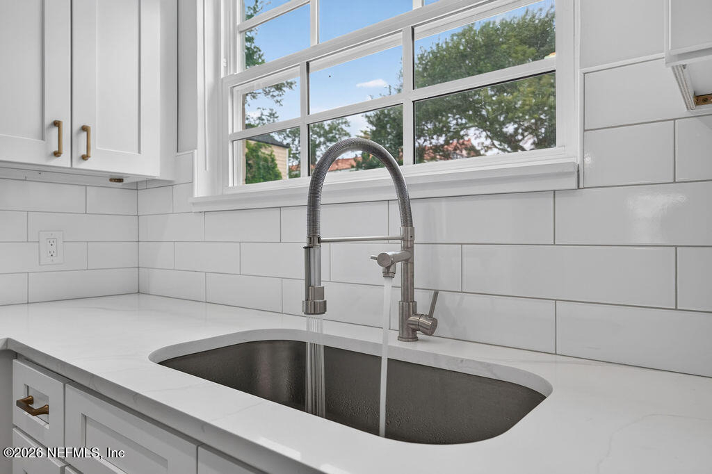 2247 Riverside Avenue - Photo 8