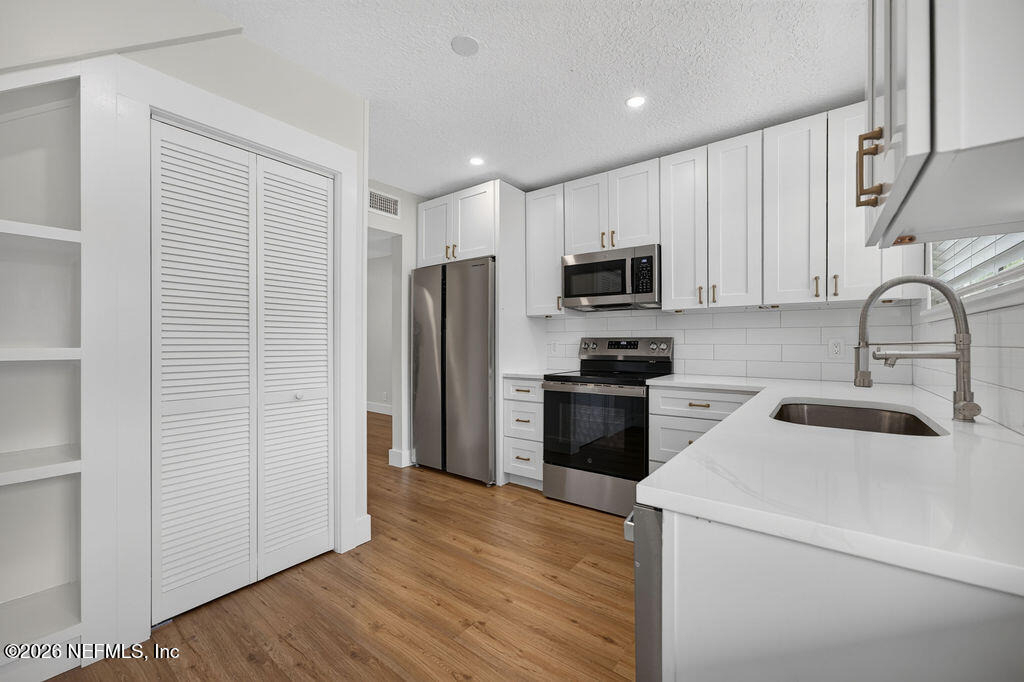 2247 Riverside Avenue - Photo 6