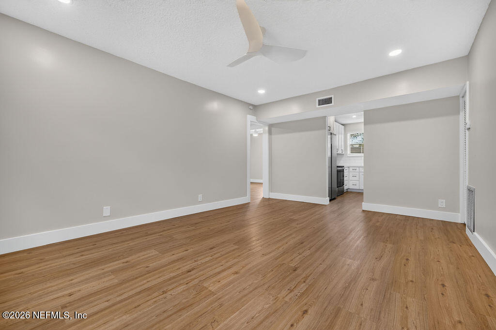 2247 Riverside Avenue - Photo 2