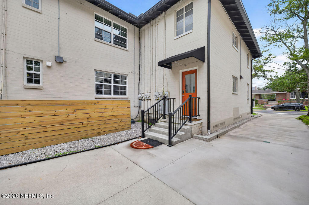 2247 Riverside Avenue - Photo 20