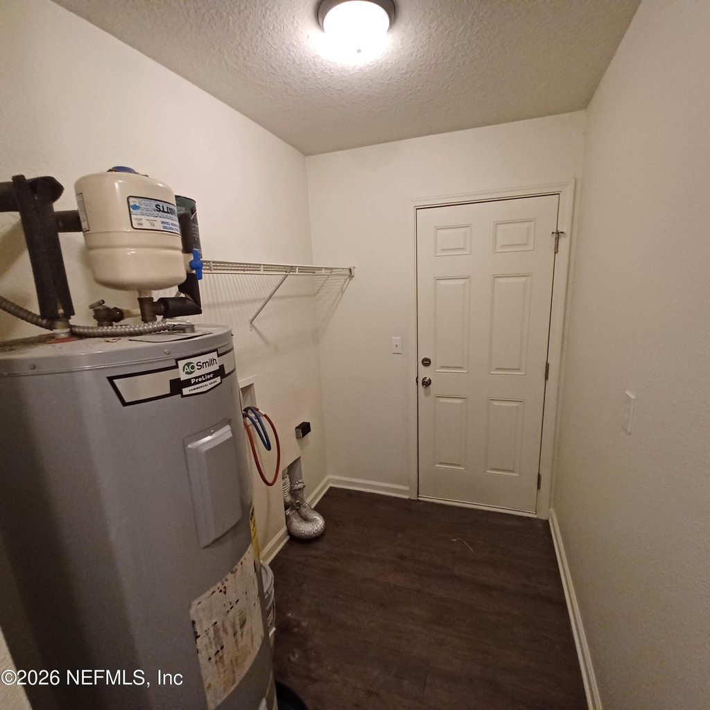 765 W 6th Street - Photo 16