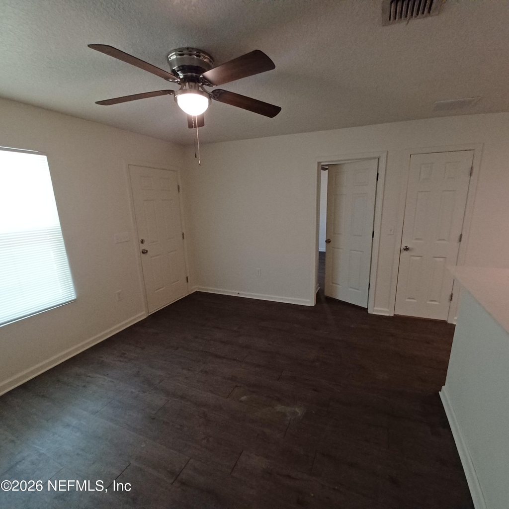 765 W 6th Street - Photo 3