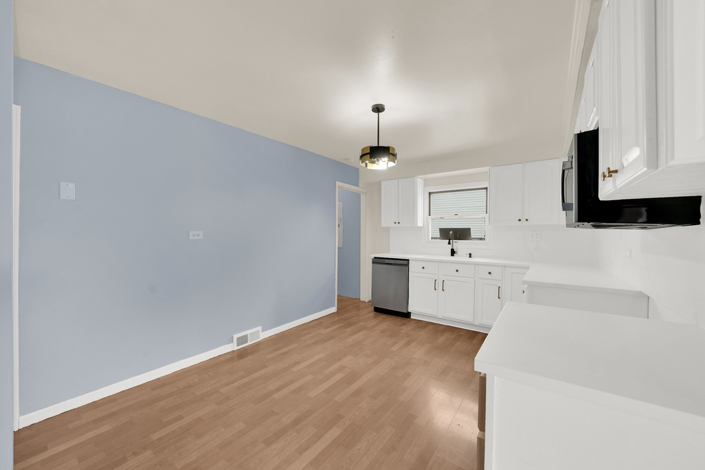 4933 S Lockwood Avenue - Photo 2