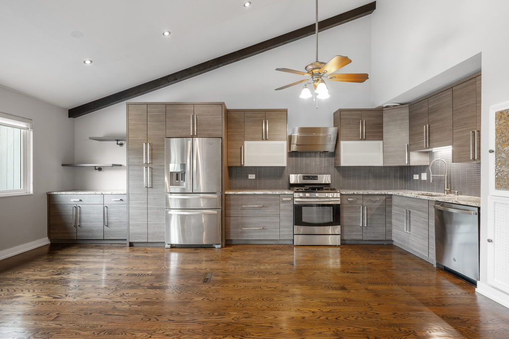 780 Golfview Drive - Photo 1