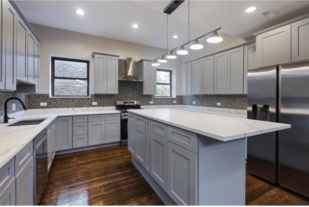 442 E 48th Street - Photo 5
