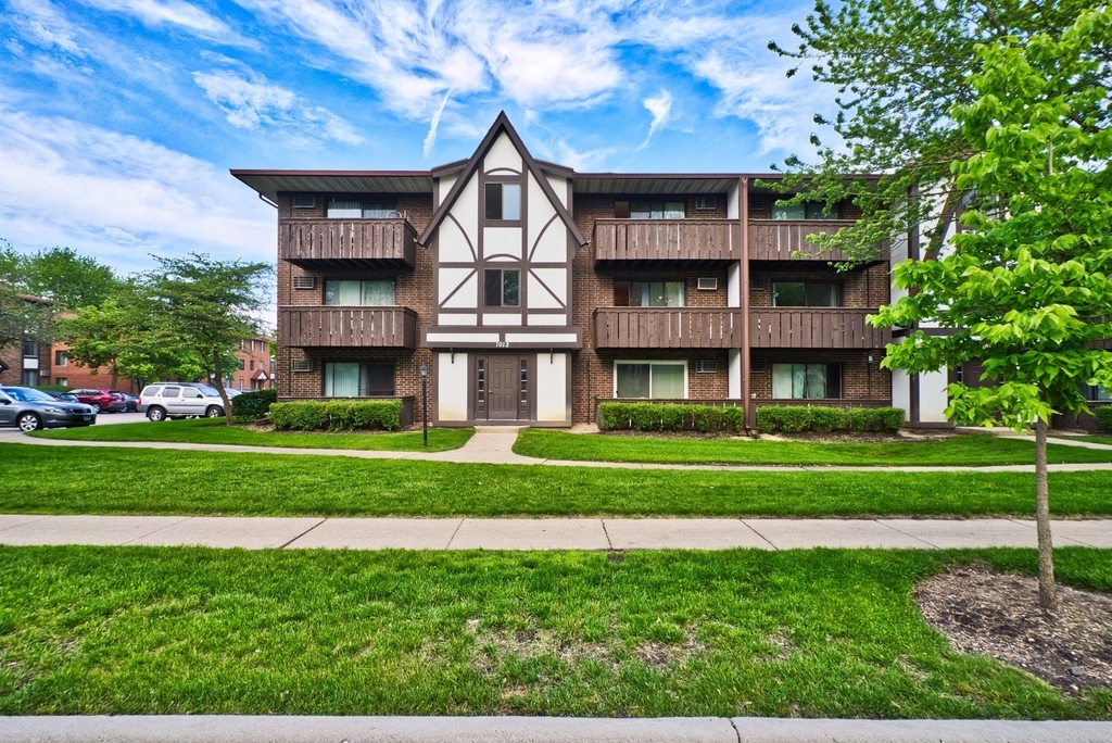 1012 Centurion Lane - Photo 0