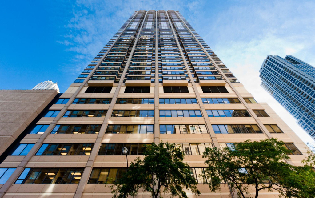 30 E Huron Street - Photo 0